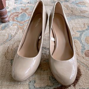 Nude patent leather like 3.5” platform heels size 8M